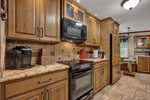 14 WINDWOOD Place, Canyon, TX 79015