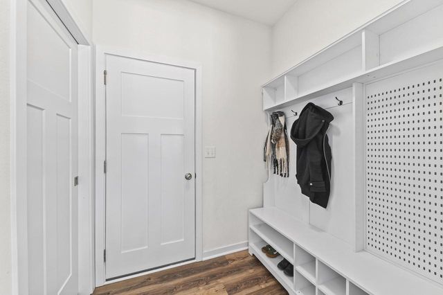 W73N1165 Augusta LANE, Cedarburg, WI 53012