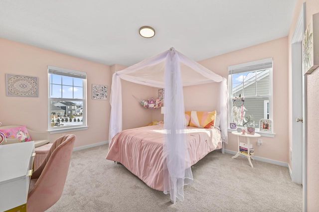 W73N1165 Augusta LANE, Cedarburg, WI 53012