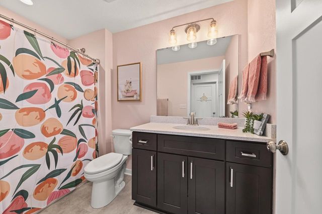 W73N1165 Augusta LANE, Cedarburg, WI 53012