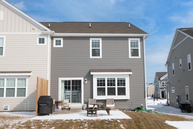 W73N1165 Augusta LANE, Cedarburg, WI 53012