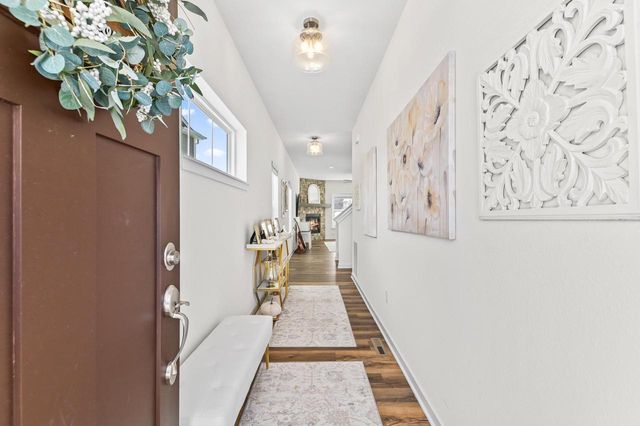 W73N1165 Augusta LANE, Cedarburg, WI 53012