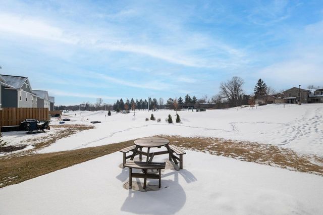 W73N1165 Augusta LANE, Cedarburg, WI 53012