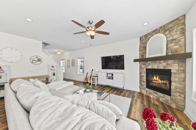 W73N1165 Augusta LANE, Cedarburg, WI 53012