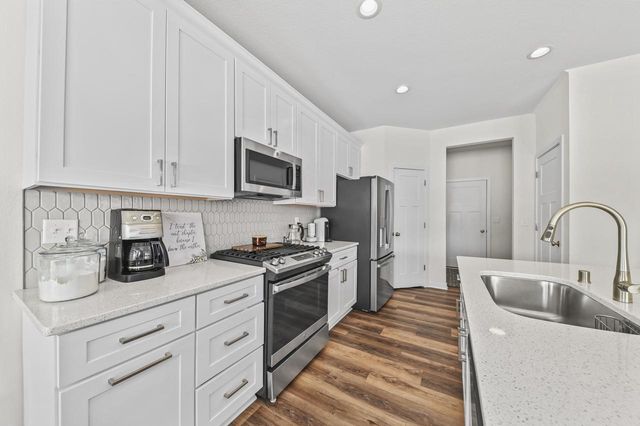 W73N1165 Augusta LANE, Cedarburg, WI 53012