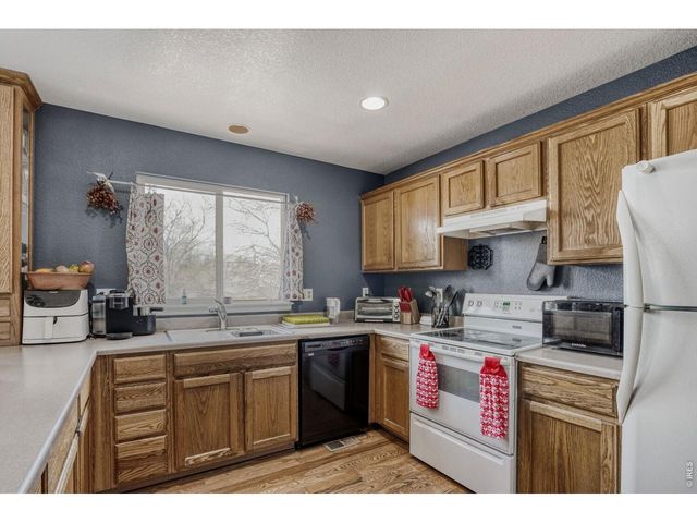 4228 E 94th Pl, Thornton, CO 80229