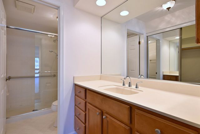 706 Waukegan Road C203, Glenview, IL 60025