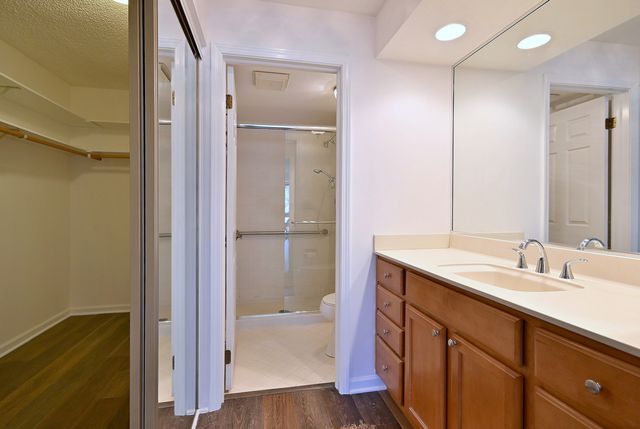 706 Waukegan Road C203, Glenview, IL 60025