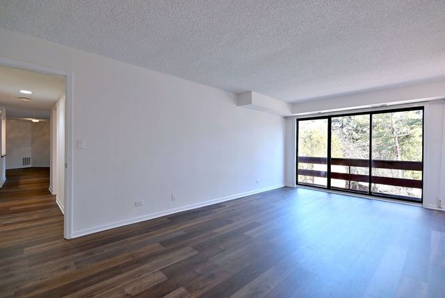 706 Waukegan Road C203, Glenview, IL 60025