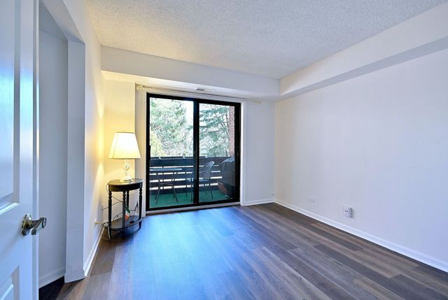 706 Waukegan Road C203, Glenview, IL 60025
