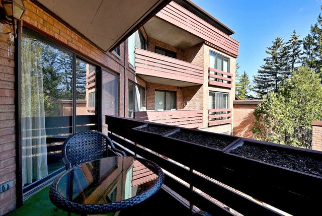 706 Waukegan Road C203, Glenview, IL 60025