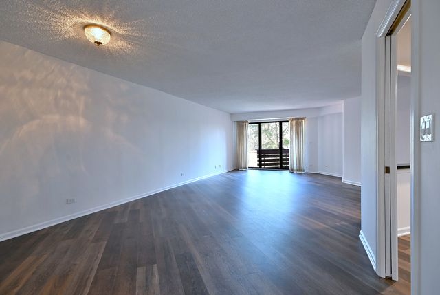 706 Waukegan Road C203, Glenview, IL 60025