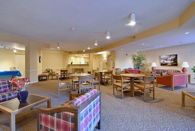 706 Waukegan Road C203, Glenview, IL 60025