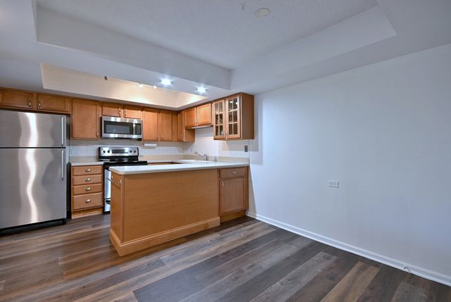 706 Waukegan Road C203, Glenview, IL 60025