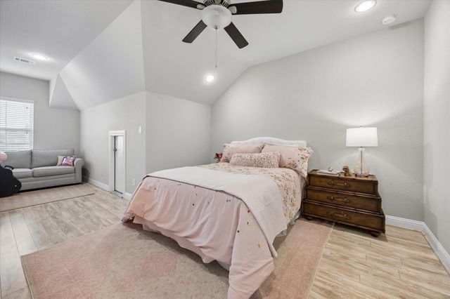 8417 Water Oak Pass Drive, Houston, TX 77055