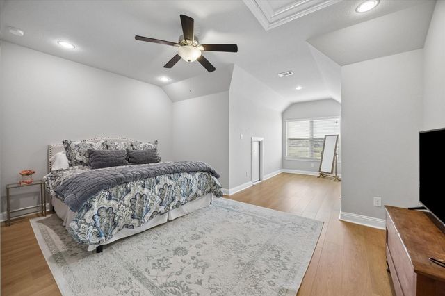 8417 Water Oak Pass Drive, Houston, TX 77055