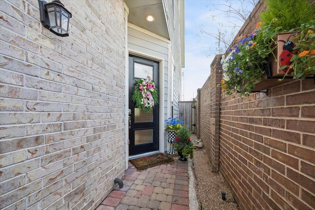 8417 Water Oak Pass Drive, Houston, TX 77055