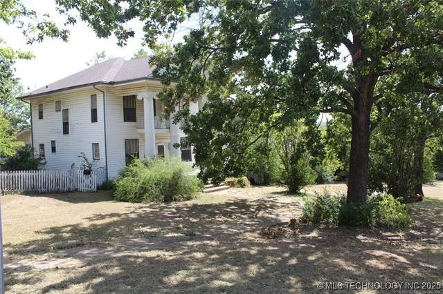 512 N 4th Street, Henryetta, OK 74437