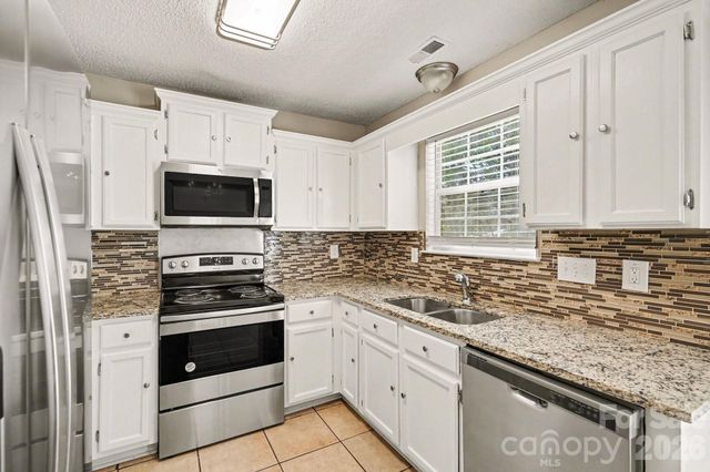 3601 Cedarbark Drive, Matthews, NC 28105