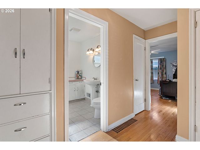 10 N BUFFALO St, Portland, OR 97217