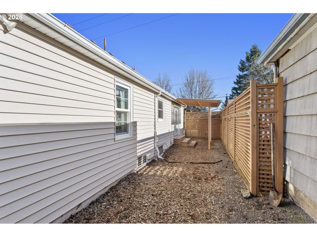 10 N BUFFALO St, Portland, OR 97217