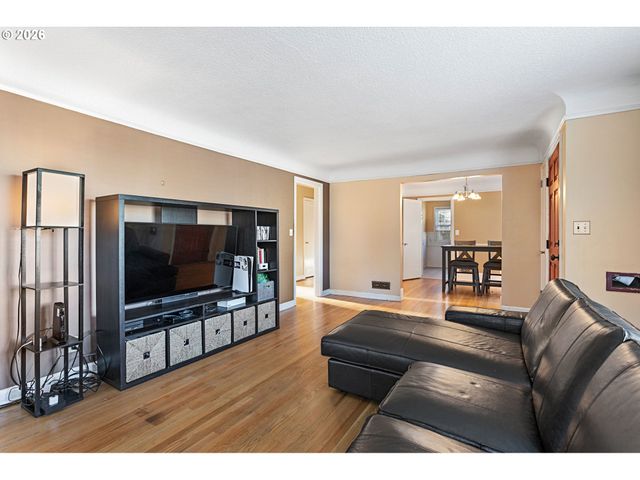 10 N BUFFALO St, Portland, OR 97217