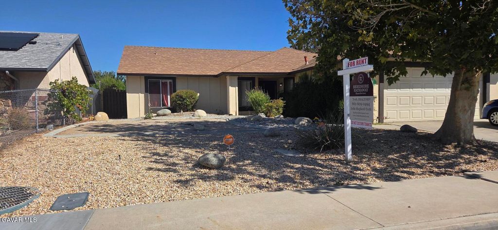 3137 Darkwood Street, Lancaster, CA 93536