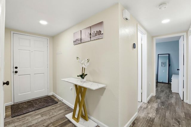 3407 Granby Dr, Sacramento, CA 95827
