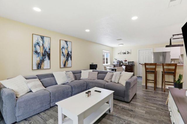 3407 Granby Dr, Sacramento, CA 95827