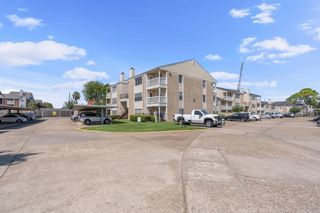 2750 Holly Hall Street 1806, Houston, TX 77054
