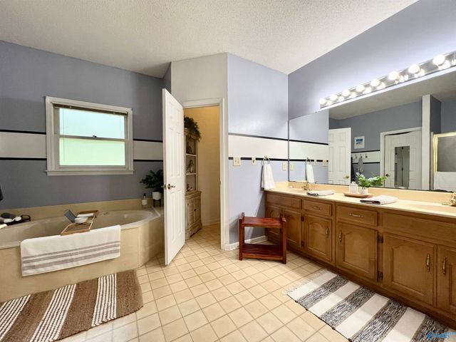 15000 Leafmore Drive, Huntsville, AL 35803