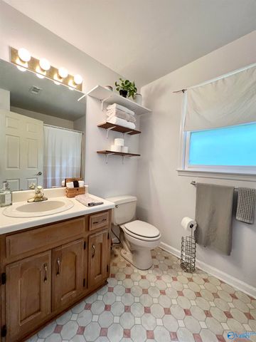 15000 Leafmore Drive, Huntsville, AL 35803