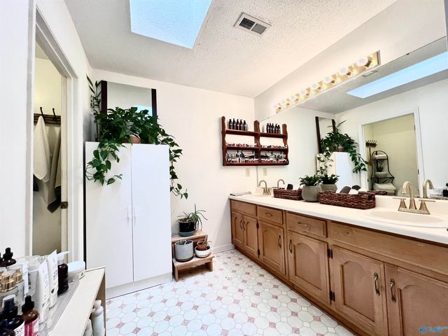 15000 Leafmore Drive, Huntsville, AL 35803