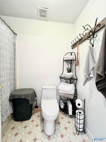 15000 Leafmore Drive, Huntsville, AL 35803