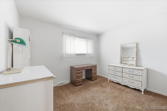 627 Maple Avenue, Lisle, IL 60532