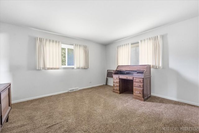 627 Maple Avenue, Lisle, IL 60532