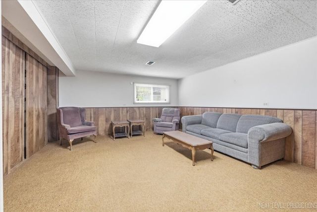 627 Maple Avenue, Lisle, IL 60532