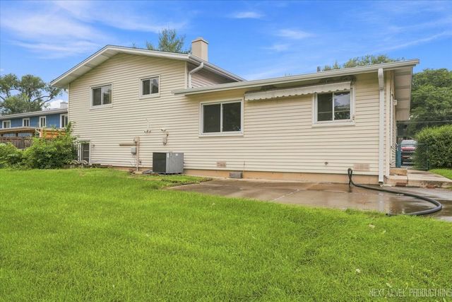 627 Maple Avenue, Lisle, IL 60532