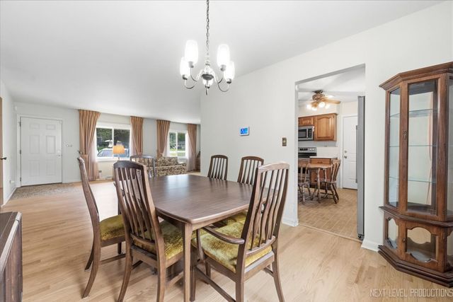 627 Maple Avenue, Lisle, IL 60532