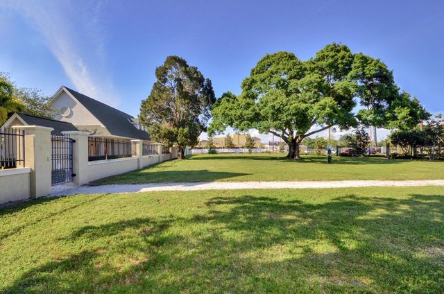 4627 LEGACY PARK DRIVE, Tampa, FL 33611