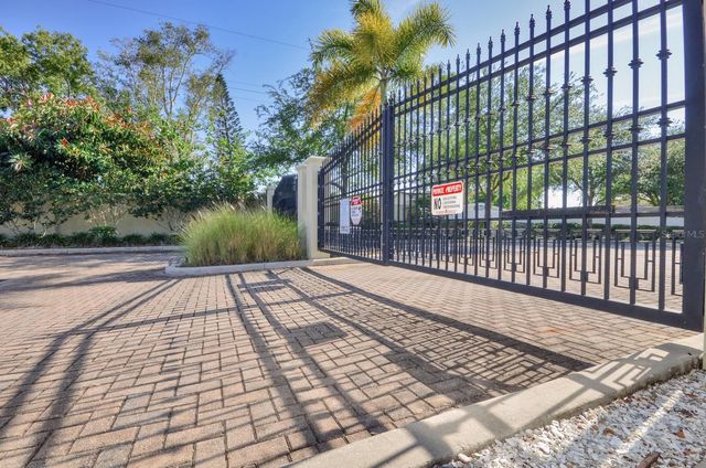 4627 LEGACY PARK DRIVE, Tampa, FL 33611