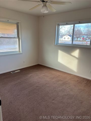 915 S Oklahoma Street, Sapulpa, OK 74066