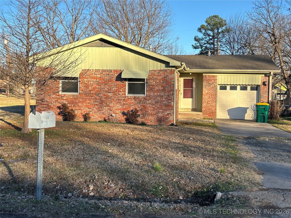 915 S Oklahoma Street, Sapulpa, OK 74066