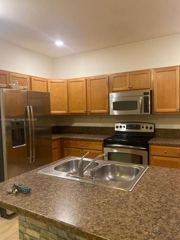 9228 W 33rd Way 9828, Hialeah, FL 33018