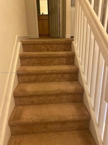 9228 W 33rd Way 9828, Hialeah, FL 33018