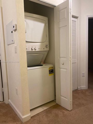 9228 W 33rd Way 9828, Hialeah, FL 33018