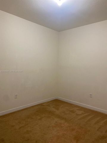 9228 W 33rd Way 9828, Hialeah, FL 33018