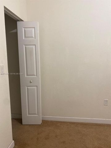 9228 W 33rd Way 9828, Hialeah, FL 33018