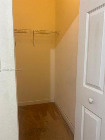 9228 W 33rd Way 9828, Hialeah, FL 33018