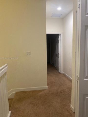 9228 W 33rd Way 9828, Hialeah, FL 33018